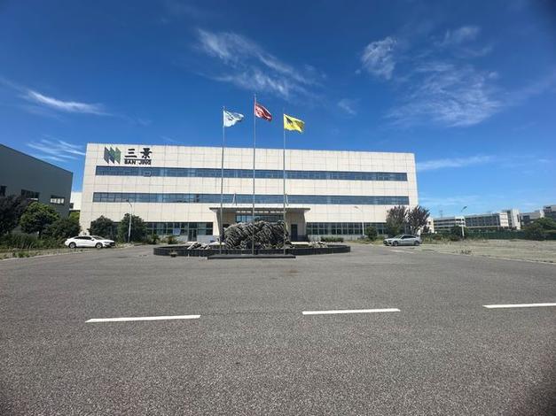 江苏昆山一个大型工厂破产整体拍卖,被人底价9676万竞得